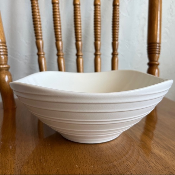 Mikasa‎ Swirl Modern White Ceramic Square Serveware Vegetable Bowl - Picture 12 of 13